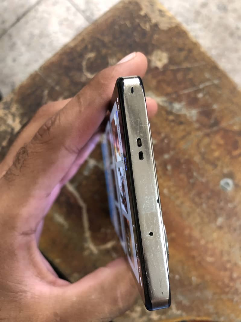 Infinix Note 40 4