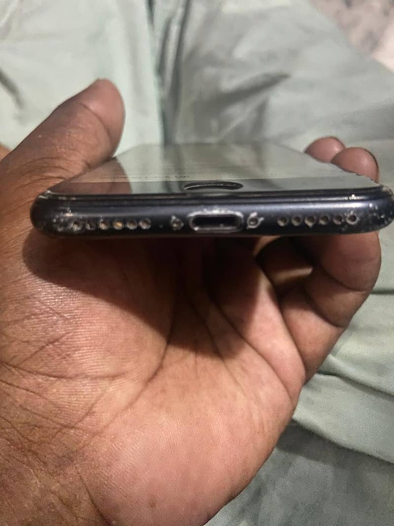 Apple iPhone 7 2
