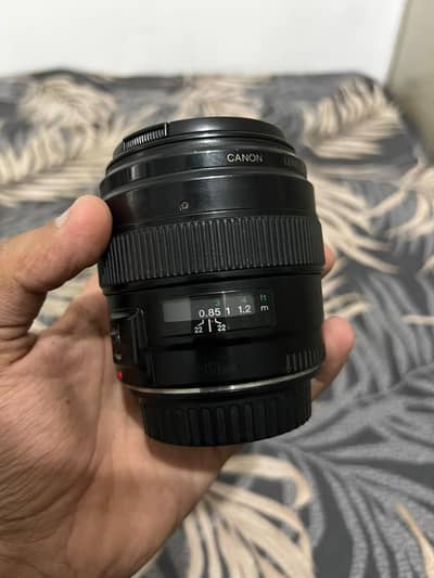 Canon 85mm lens