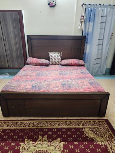 King Size Wooden Double Bed for Sale (Excellent Condition)