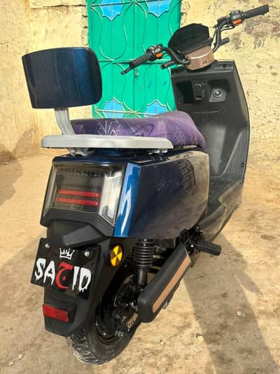 Crown firefly Electric scooty