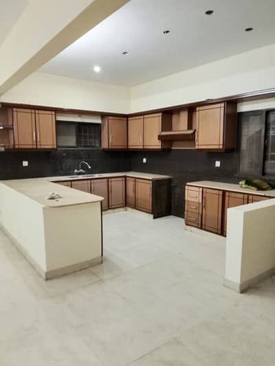 Prime Location Gulistan-e-Jauhar - Block 3 House Sized 500 Square Yards Is Available