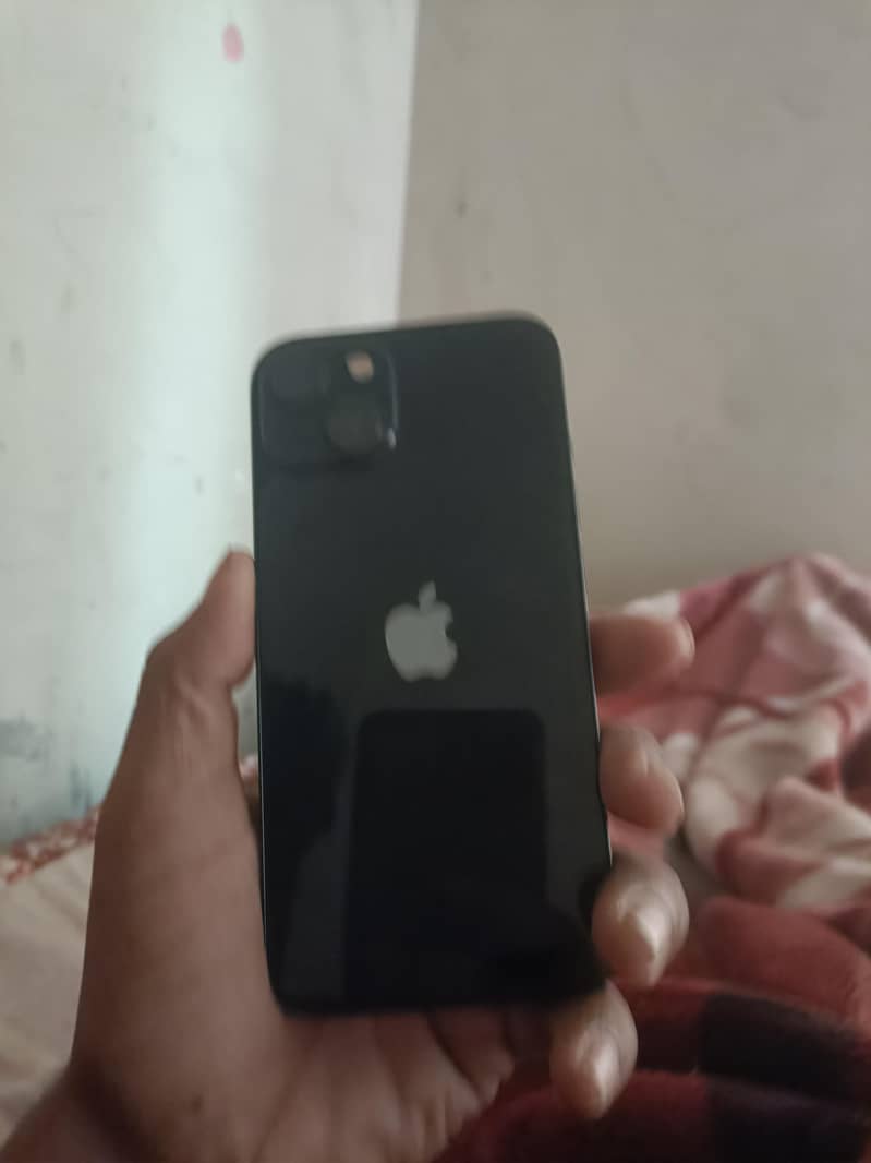 Apple iPhone 13 1
