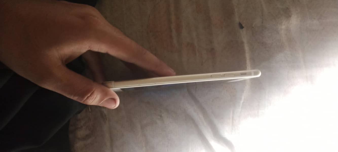 Apple iPhone 7 Plus 3