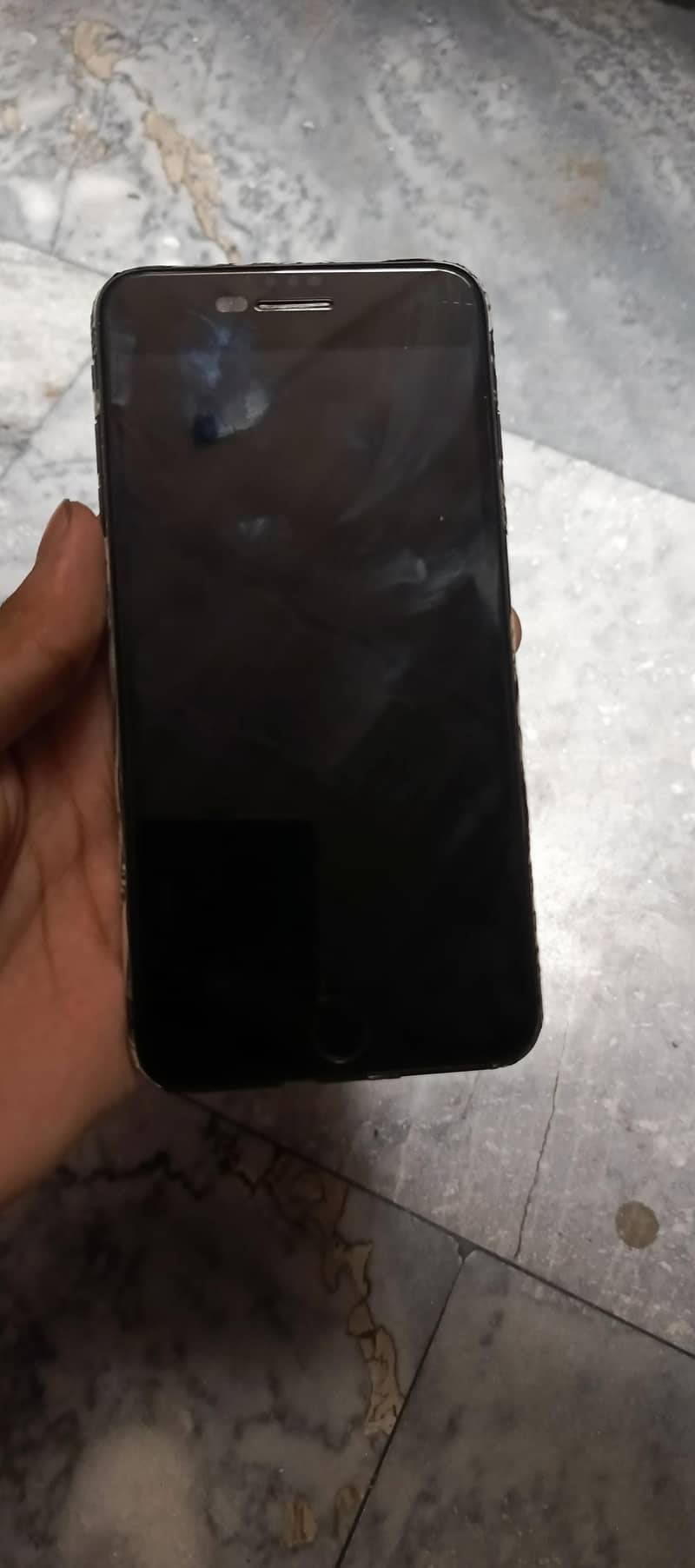 Apple iPhone 7 Plus 1