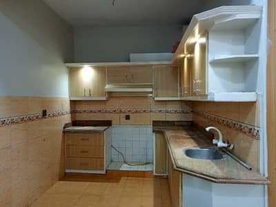In Gulshan-e-Iqbal - Block 7 250 Square Yards Lower Portion For rent
