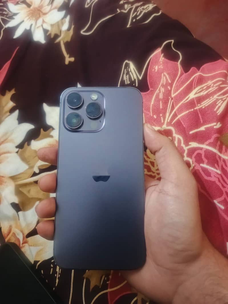 Apple iPhone 14 Pro Max 0