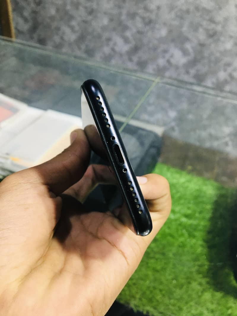 iPhone SE 2020 2