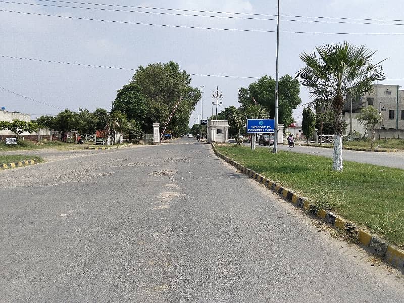 1Kanal E4 Block Engineers Town 3