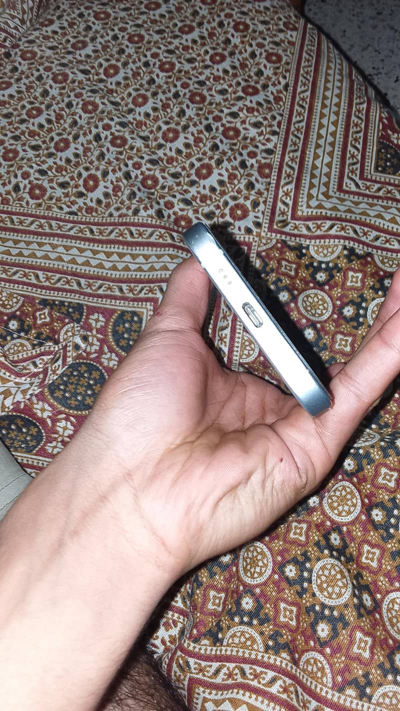Apple iPhone 15 1