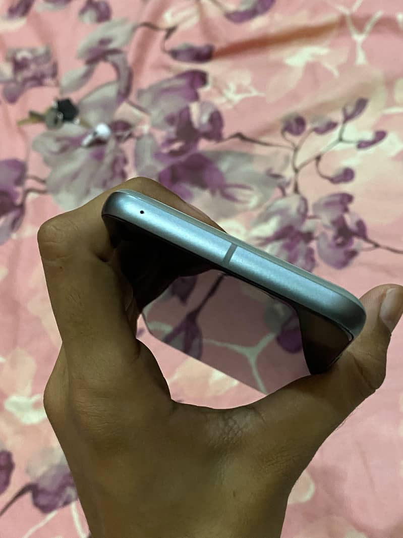 Google Pixel 8 3
