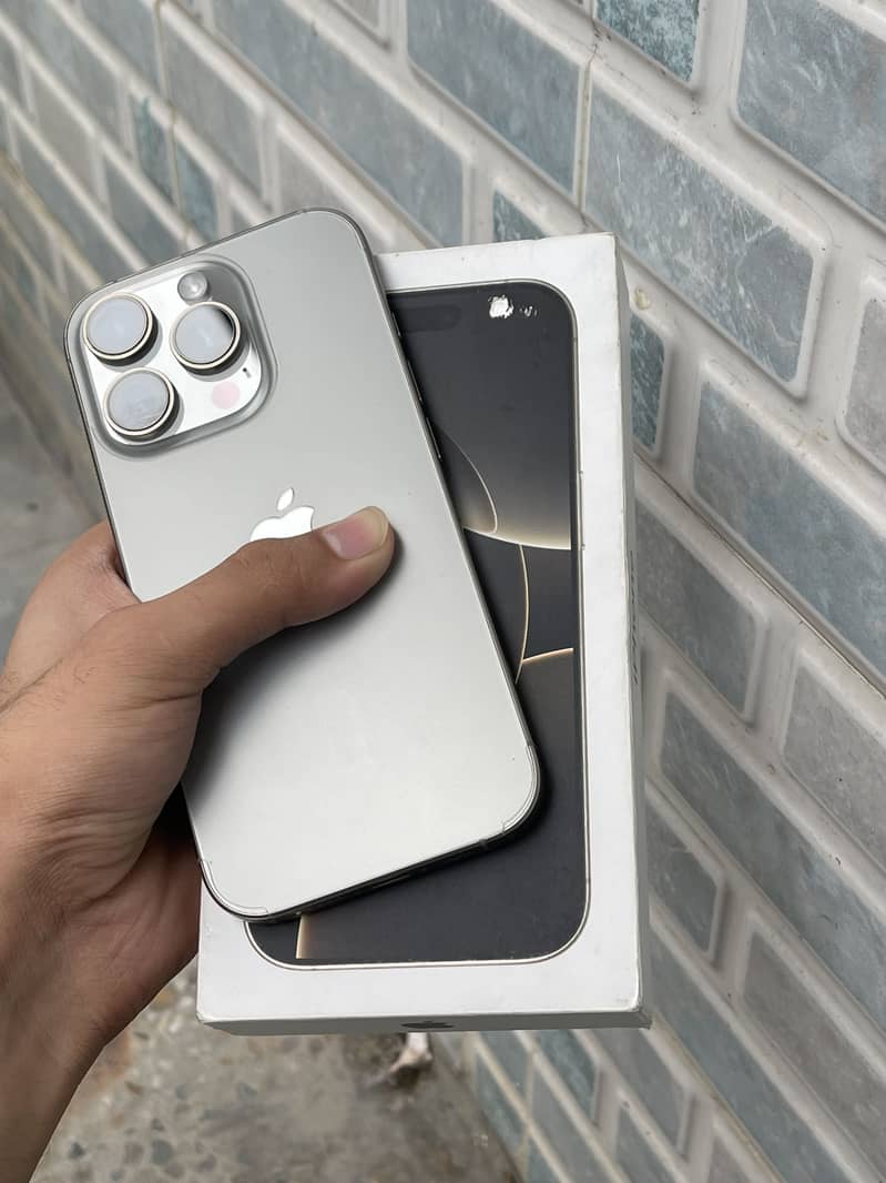 iPhone 16 Pro 1