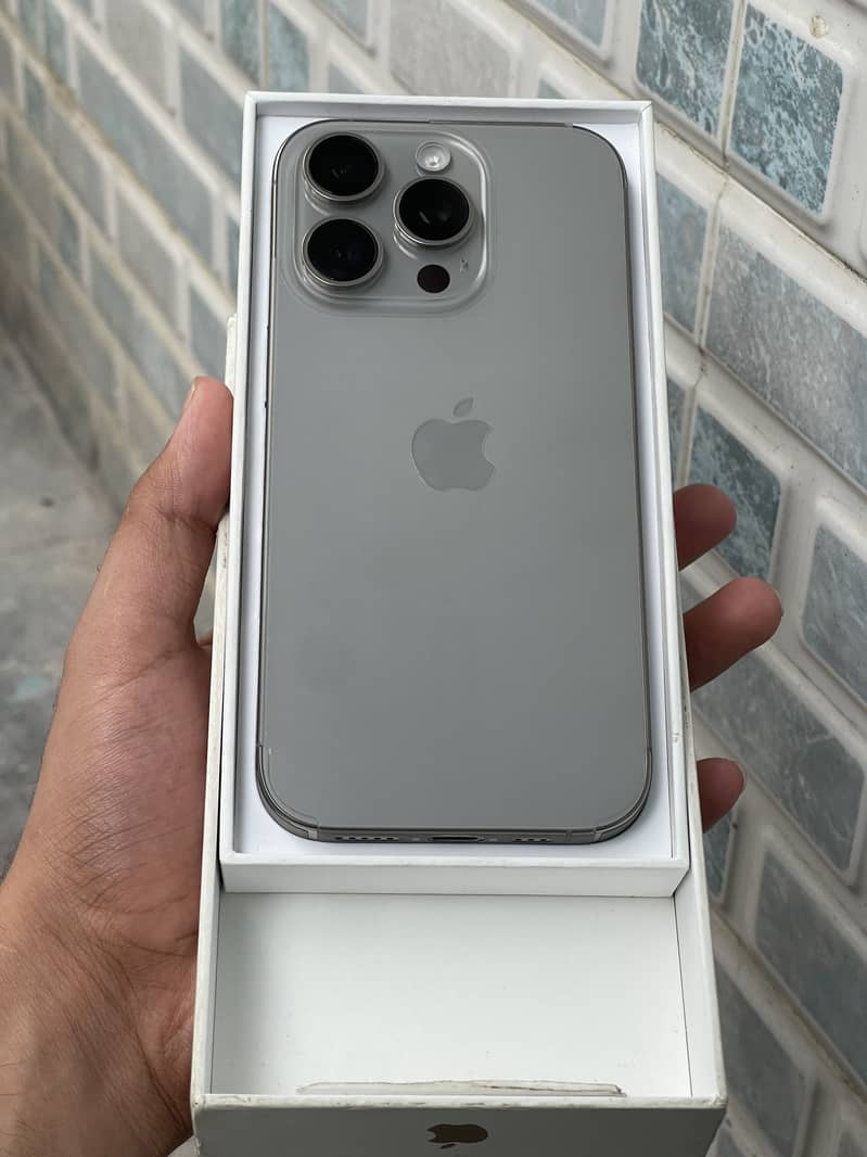 iPhone 16 Pro 6