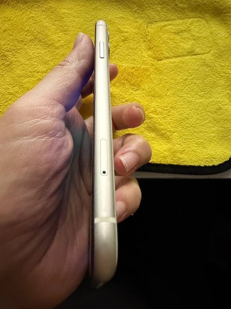 Apple iPhone 11 5