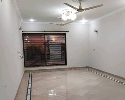 Investors Should rent This Lower Portion Located Ideally In I-8