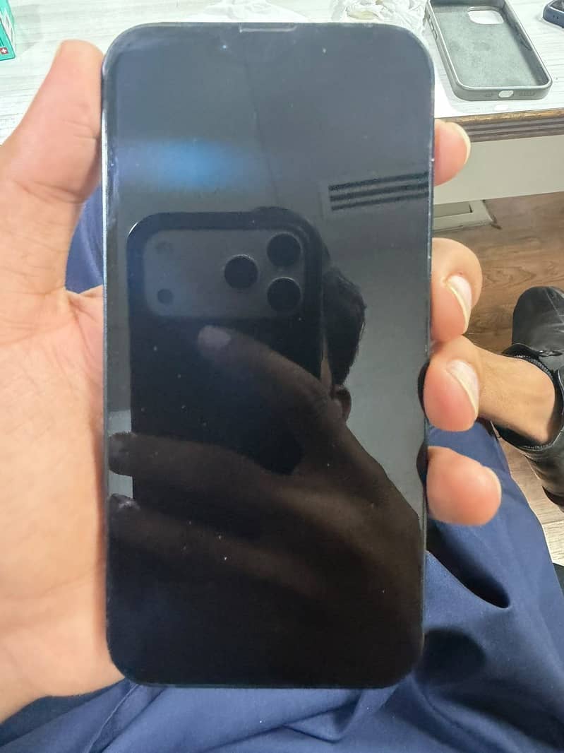 Apple iPhone 13 2