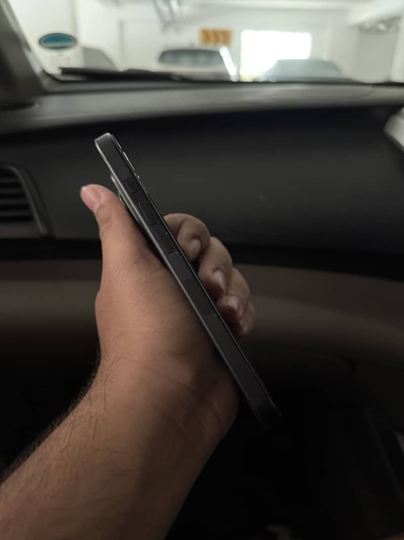 iPhone 15 Pro 2