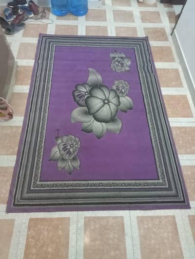 center carpet for urgent sell