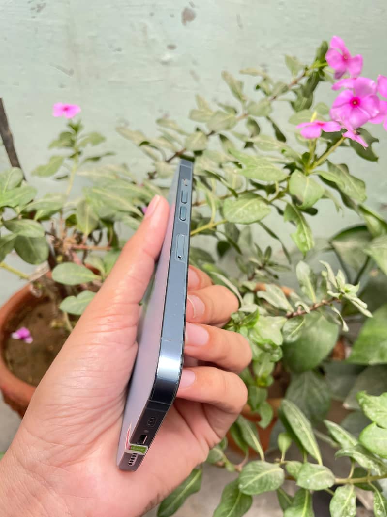 Apple iPhone 13 Pro 4