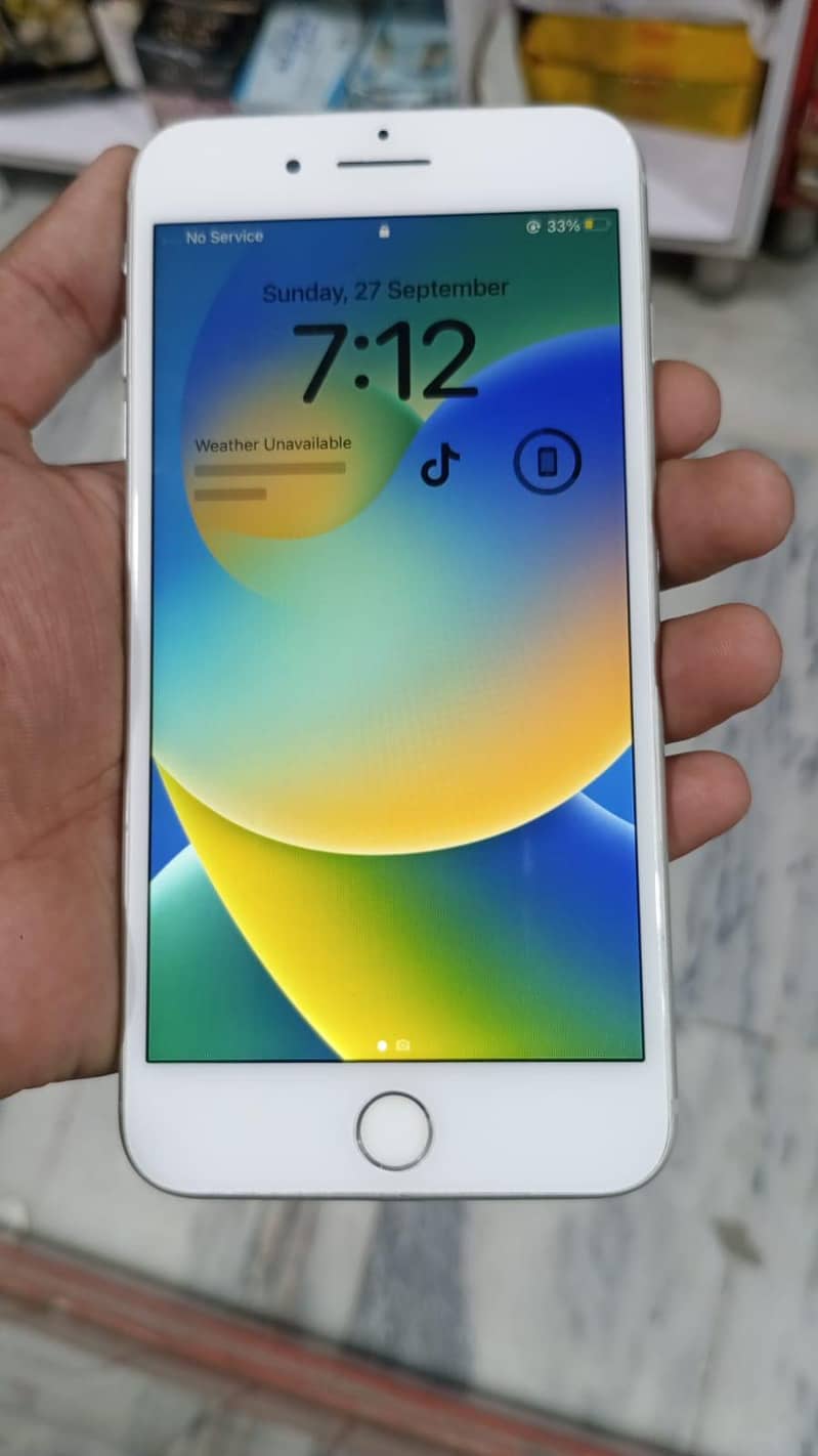 Apple iPhone 8 Plus 4