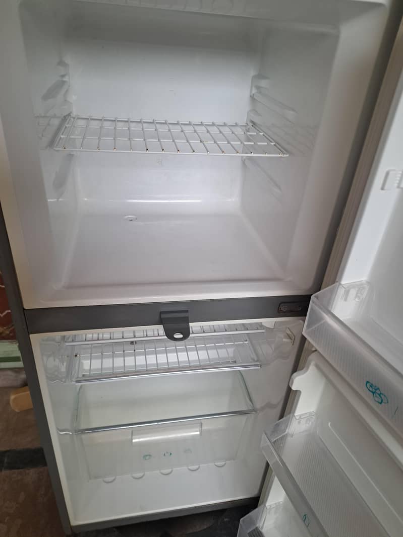 Haier fridge. . 0