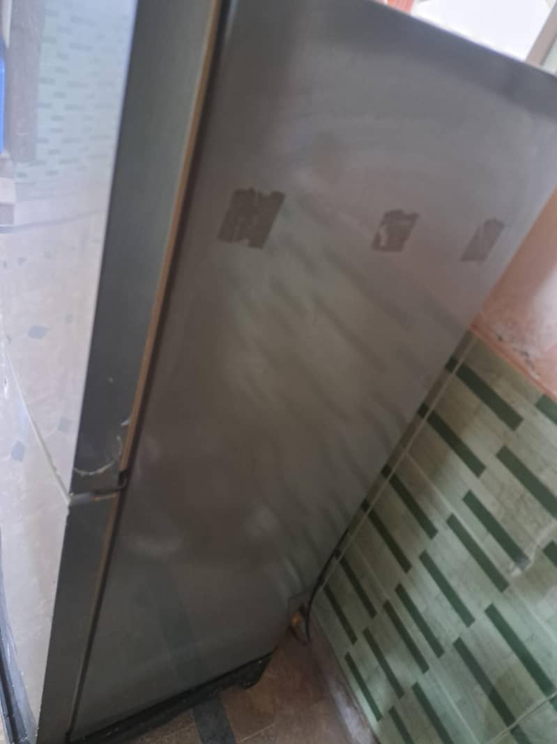 Haier fridge. . 4