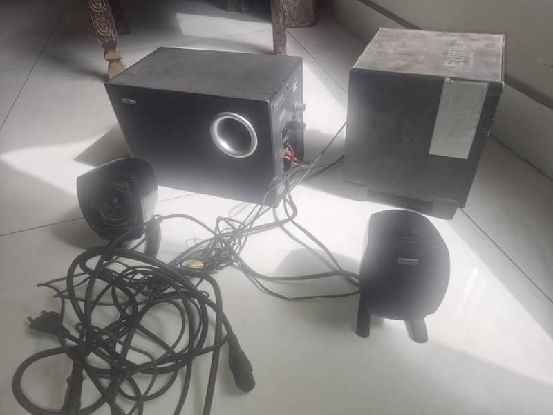 edifier multi media speakers 0