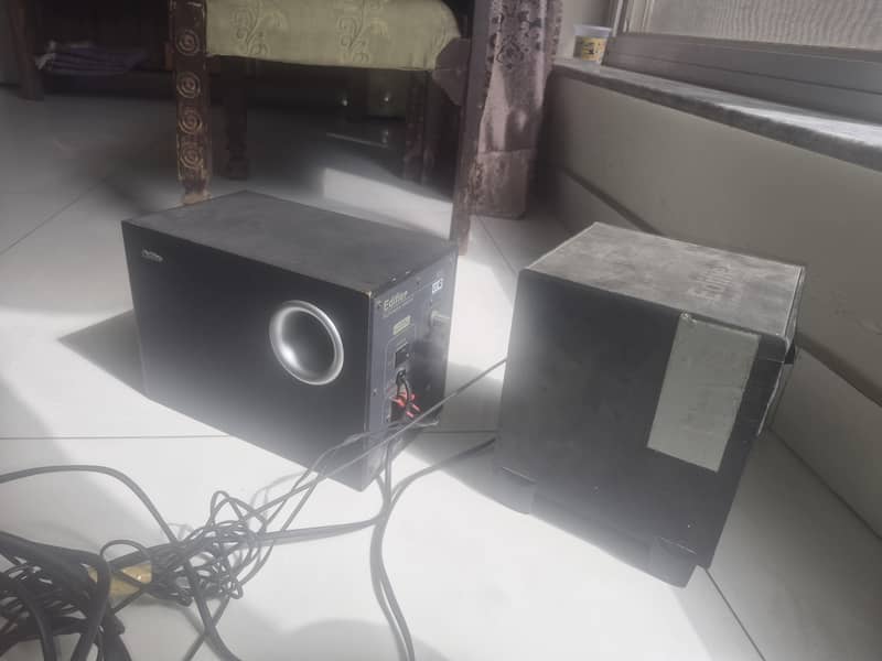 edifier multi media speakers 1
