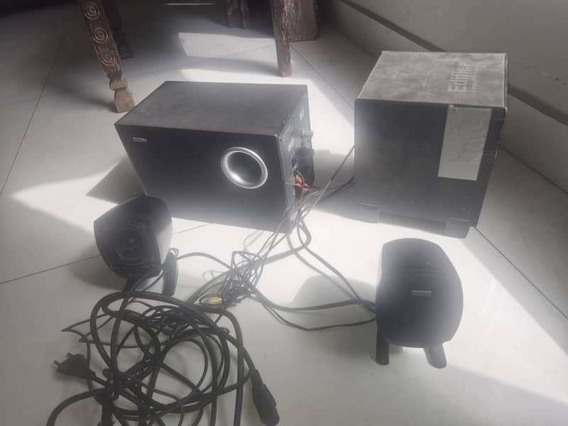 edifier multi media speakers 2