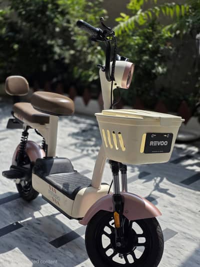 Revoo scooty scooter electric bike