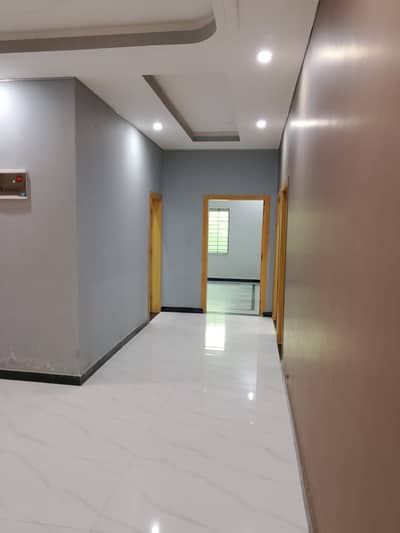 10 Marla Brand New House For Sale