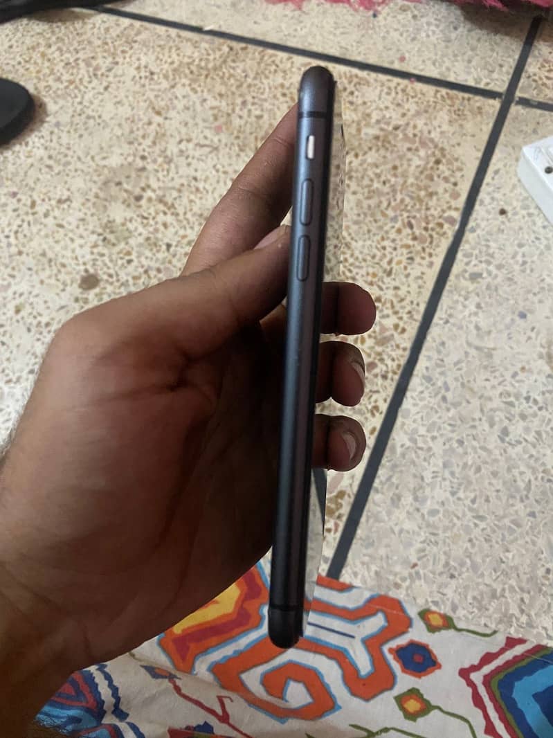 Apple iPhone 11 5