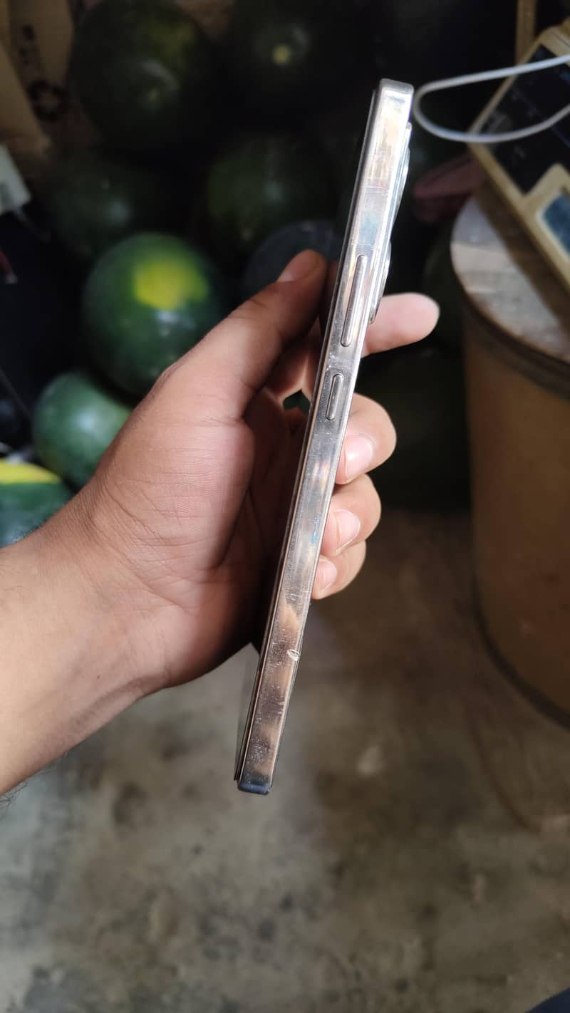 Infinix Note 40 4