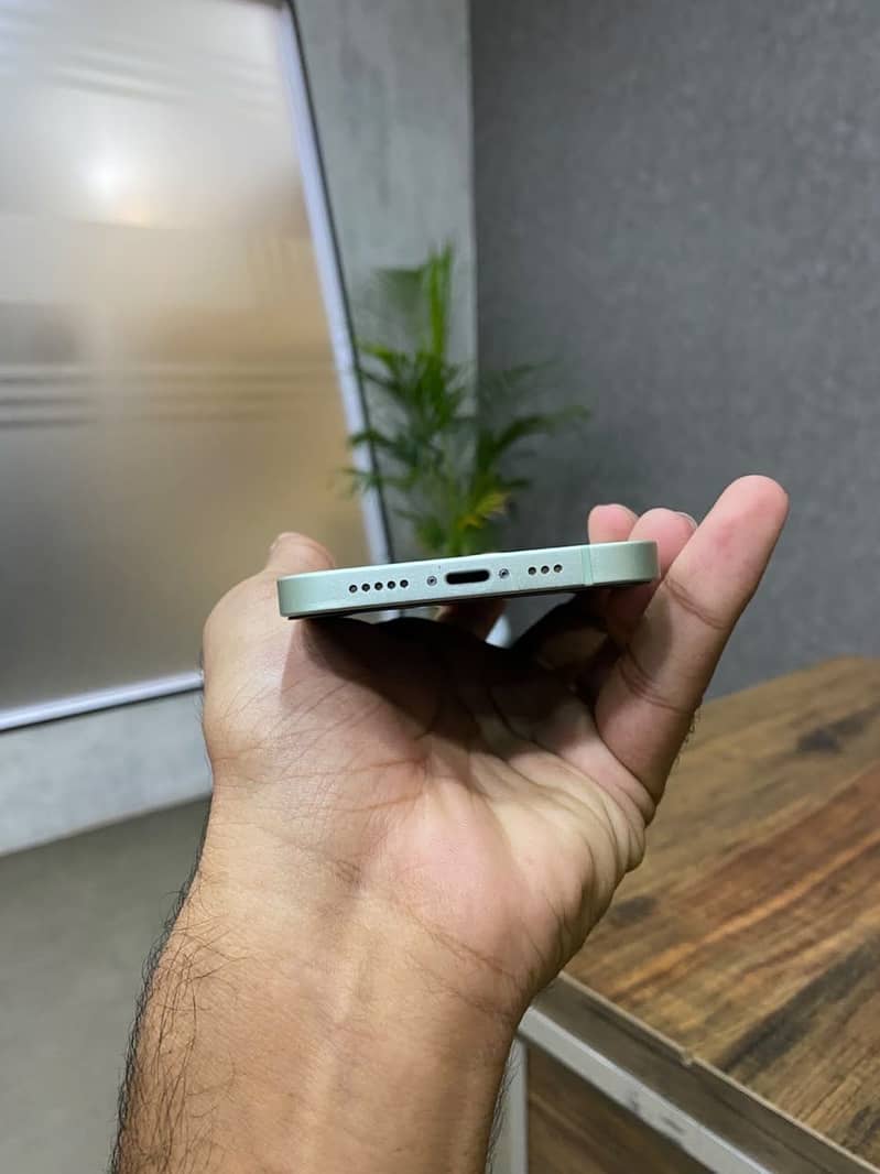 Apple iPhone 12 2