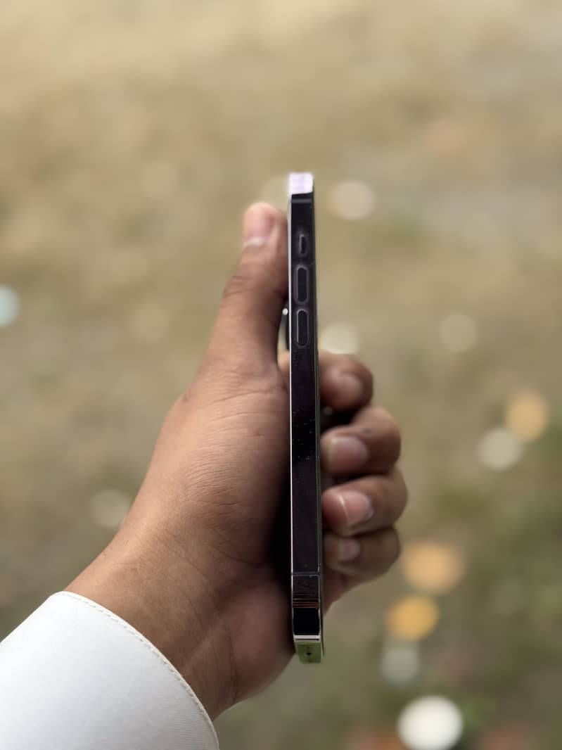 Apple iPhone 14 Pro 2
