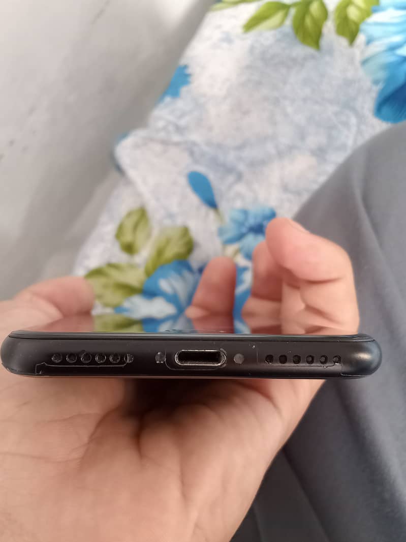 Apple iPhone SE 3rd gen 4