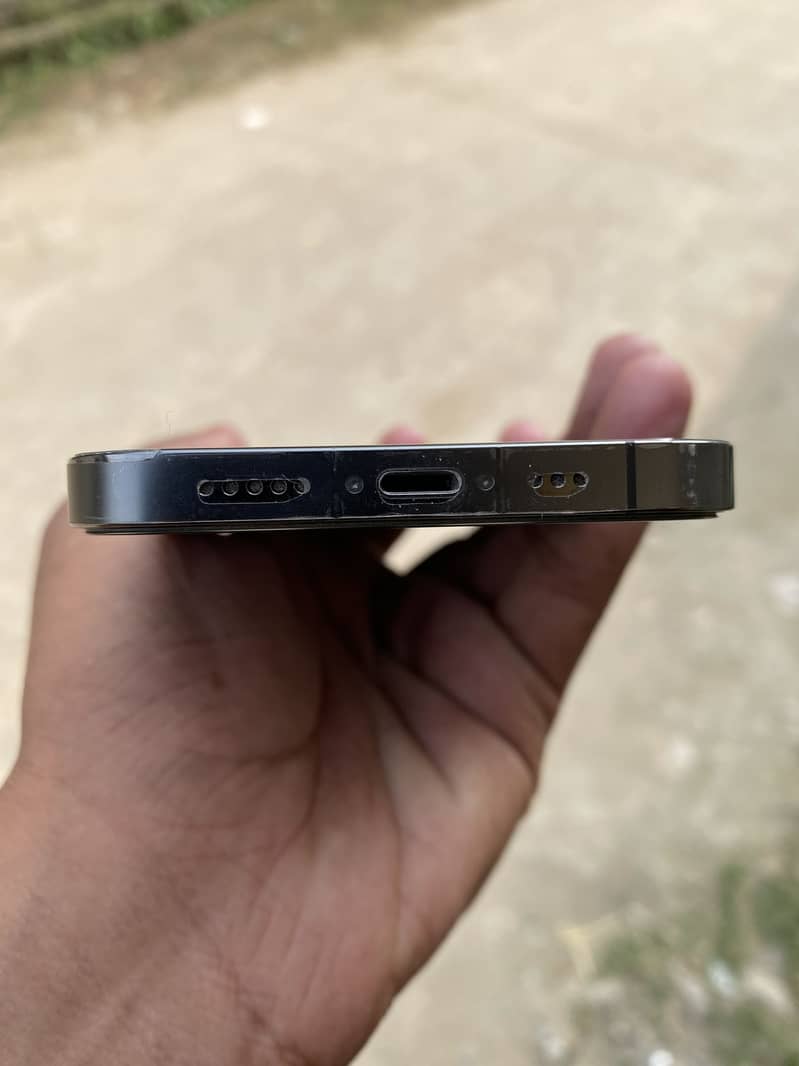 Apple iPhone 12 Pro 7