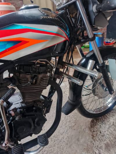 Honda CG dream125 2018 khoka town Faisalabad ko kya wala 03261213280