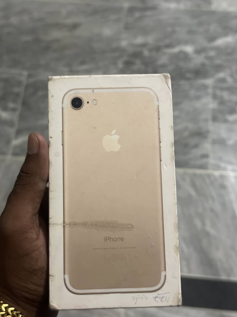 Apple iPhone 7 2