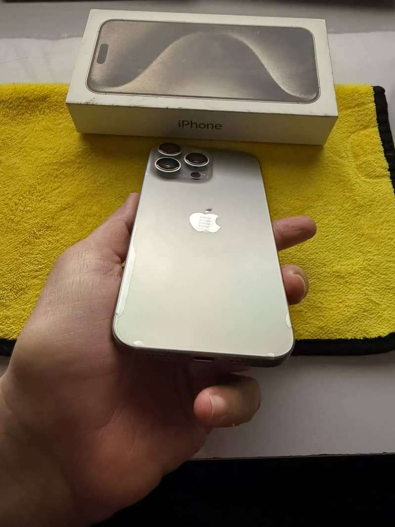 Apple iPhone 15 Pro Max 512 GB 3