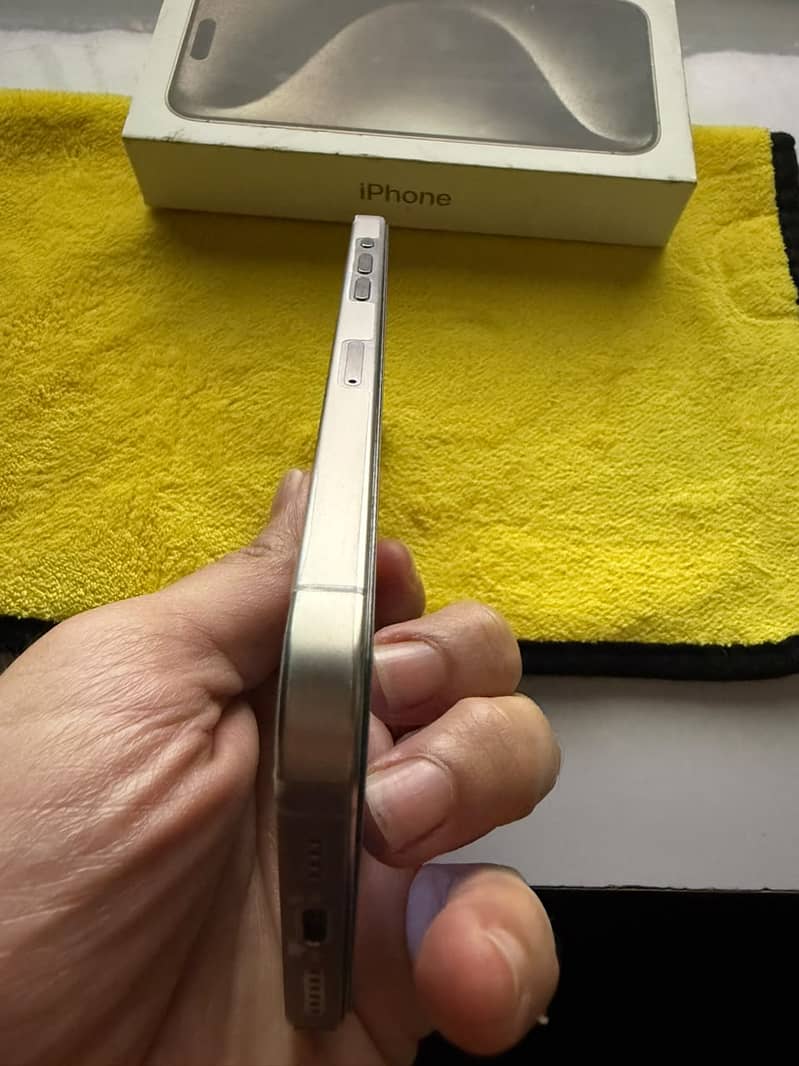Apple iPhone 15 Pro Max 512 GB 4