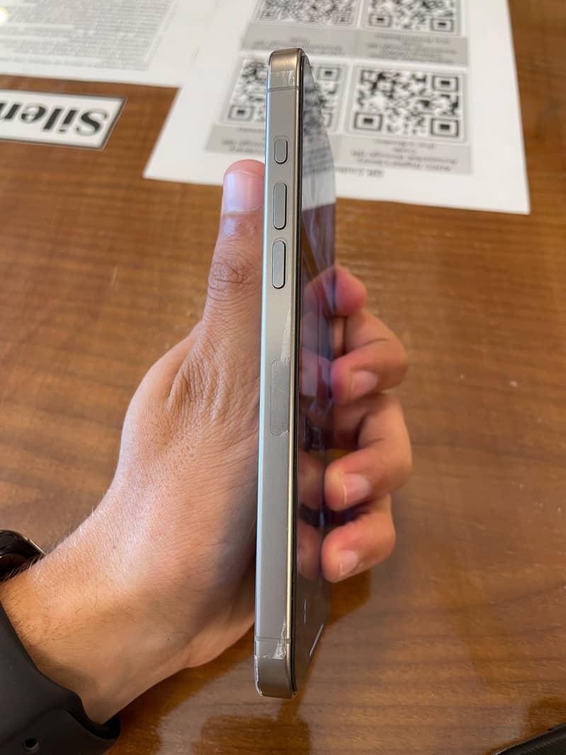 Apple iPhone 15 Pro Max 1