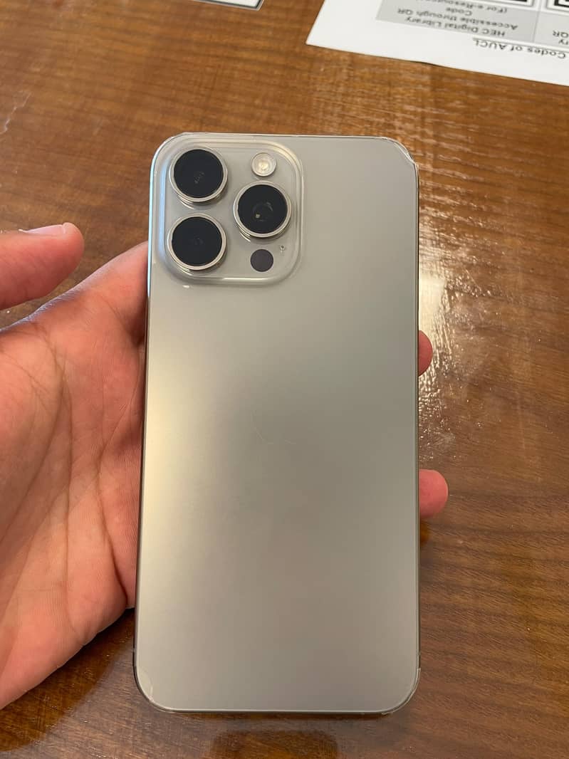 Apple iPhone 15 Pro Max 2