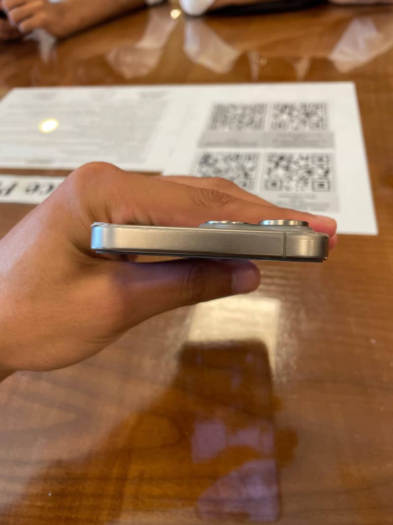 Apple iPhone 15 Pro Max 3