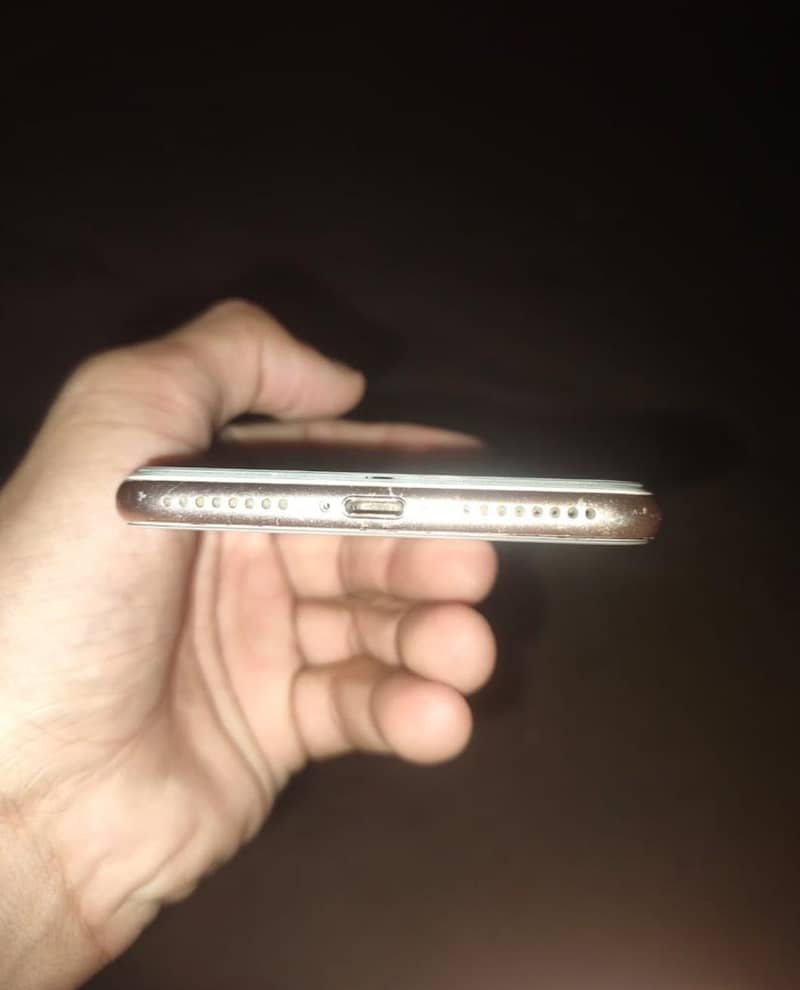 Apple iPhone 8 Plus 2