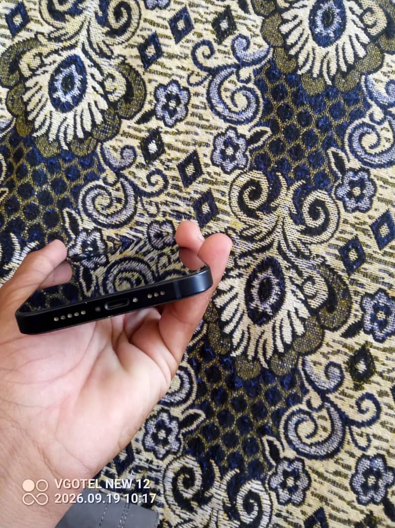 Apple iPhone 12 2