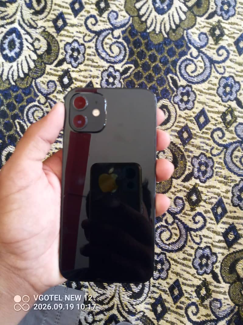 Apple iPhone 12 6