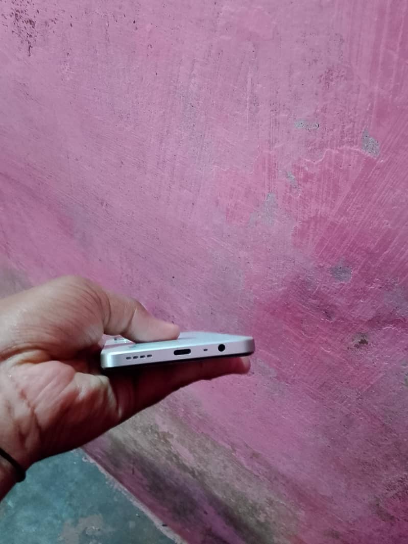Realme Note 60x 4