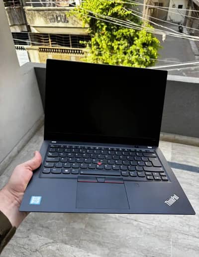 Lenovo ThinkPad X1 carbon Core i7- 6th Gen 8GB RAM 256GB NVMe