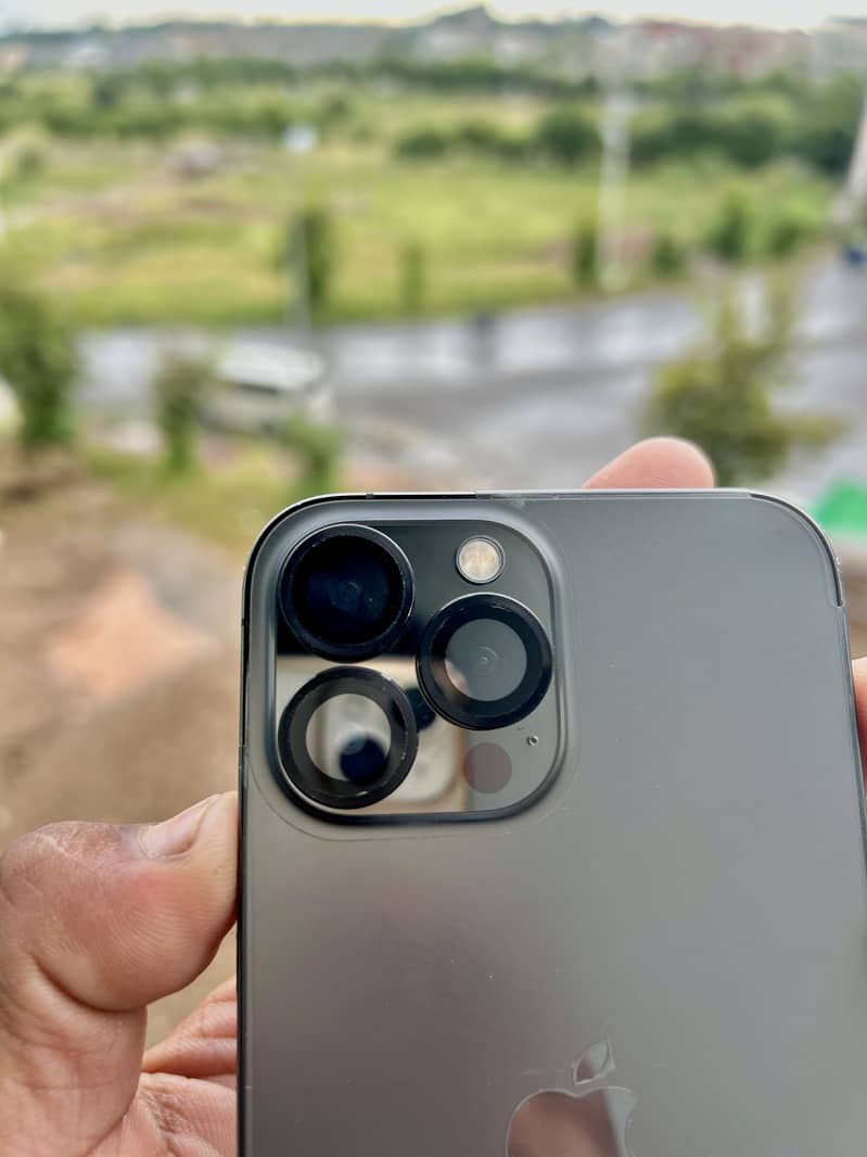 Apple iPhone 13 Pro Max 2